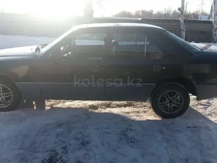 Mercedes-Benz E 200 1993 года за 1 500 000 тг. в Усть-Каменогорск – фото 4