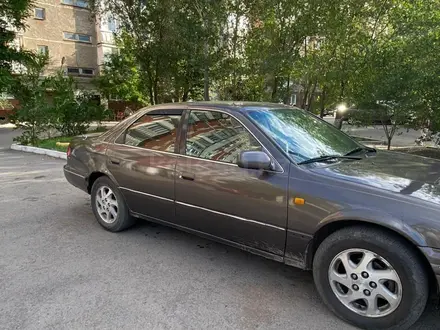 Toyota Camry 2001 года за 2 800 000 тг. в Экибастуз – фото 4