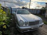 Mercedes-Benz E 200 1997 года за 2 300 000 тг. в Костанай