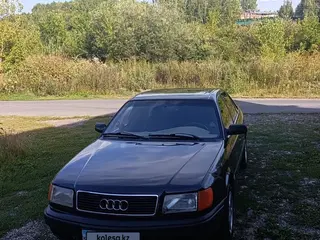 Audi 100