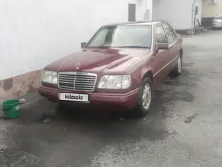 Mercedes-Benz E 230