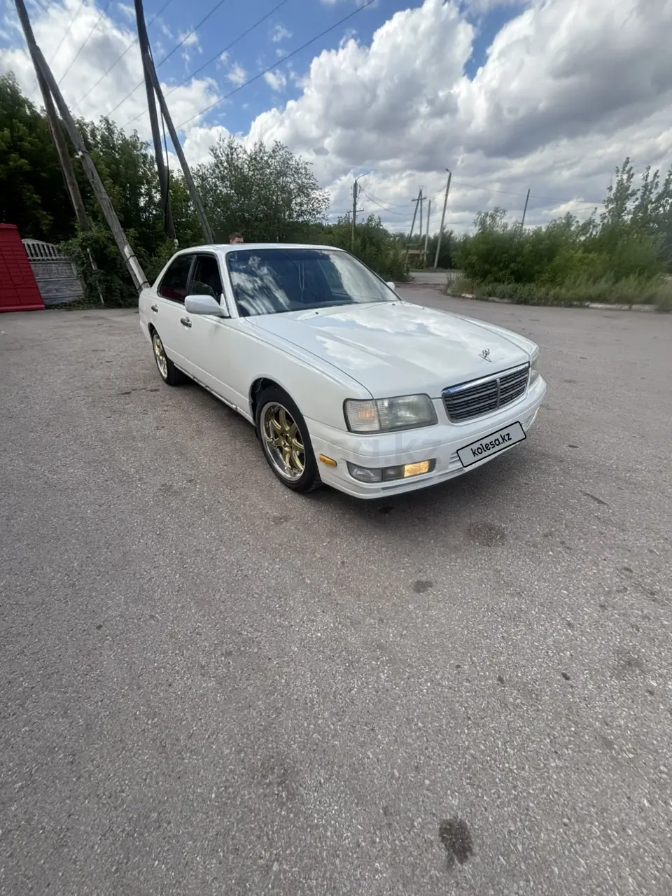 Nissan Gloria, 1998