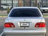 Mercedes-Benz E 320 1999 года за 4 000 000 тг. в Жанаозен – фото 3