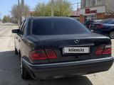 Mercedes-Benz E 280 1996 годаүшін2 400 000 тг. в Актобе – фото 3