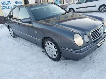 Mercedes-Benz E 200 1997 года за 2 750 000 тг. в Атбасар – фото 3