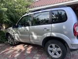 Chevrolet Niva 2013 годаүшін3 750 000 тг. в Талдыкорган – фото 2