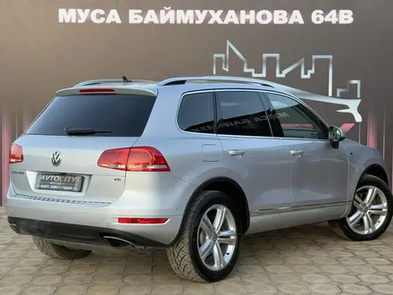 Volkswagen Touareg 2012 года за 9 000 000 тг. в Атырау – фото 14