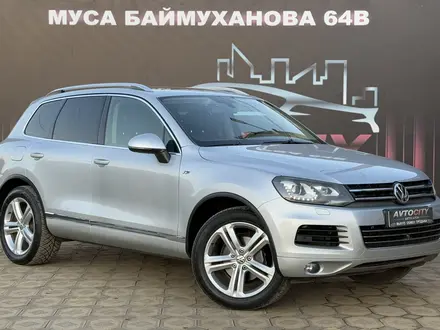 Volkswagen Touareg 2012 года за 9 000 000 тг. в Атырау – фото 2