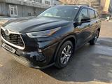 Toyota Highlander 2022 годаүшін23 500 000 тг. в Алматы – фото 3