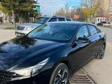 Hyundai Elantra 2023 года за 10 750 000 тг. в Уральск – фото 2