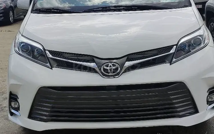 Toyota Sienna 2017 года за 6 500 000 тг. в Актобе