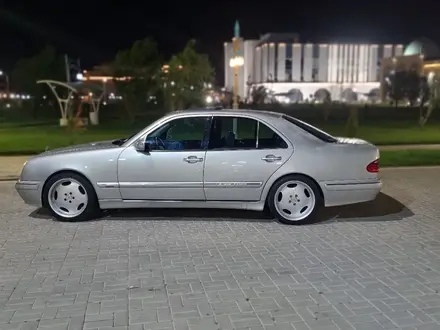 Mercedes-Benz E 320 2002 года за 6 000 000 тг. в Туркестан – фото 3