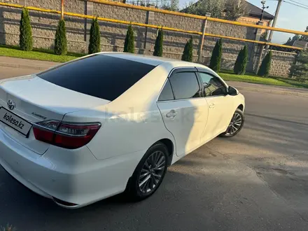 Toyota Camry 2016 года за 11 700 000 тг. в Алматы – фото 2