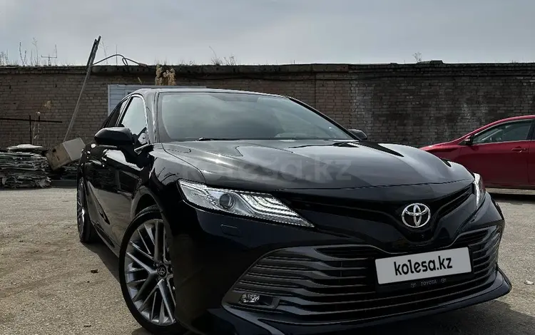 Toyota Camry 2019 года за 16 900 000 тг. в Астана