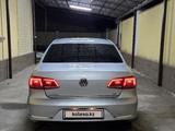 Volkswagen Passat 2011 года за 4 150 000 тг. в Шымкент – фото 2