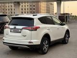 Toyota RAV4 2016 годаүшін12 200 000 тг. в Астана