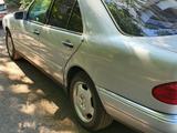 Mercedes-Benz E 230 1998 годаүшін1 500 000 тг. в Темиртау – фото 2