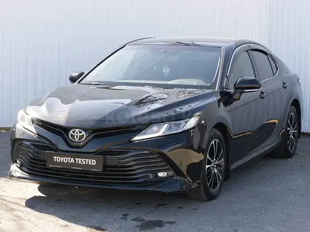 Toyota Camry 2020 года за 14 790 000 тг. в Караганда