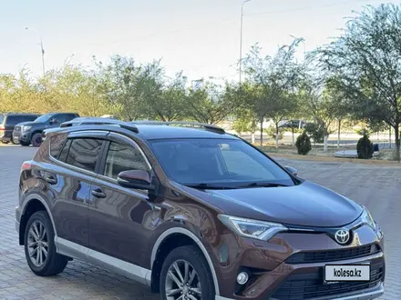 Toyota RAV4 2017 года за 9 200 000 тг. в Актау – фото 3