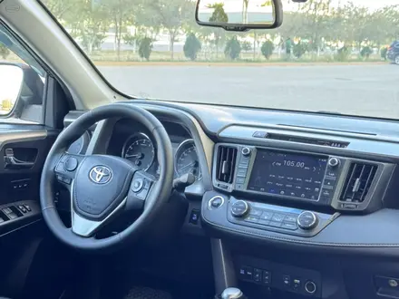 Toyota RAV4 2017 года за 9 200 000 тг. в Актау – фото 8