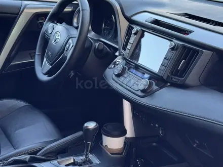 Toyota RAV4 2017 года за 9 200 000 тг. в Актау – фото 9