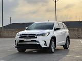 Toyota Highlander 2017 года за 11 200 000 тг. в Жанаозен – фото 3