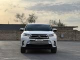 Toyota Highlander 2017 года за 11 200 000 тг. в Жанаозен – фото 2