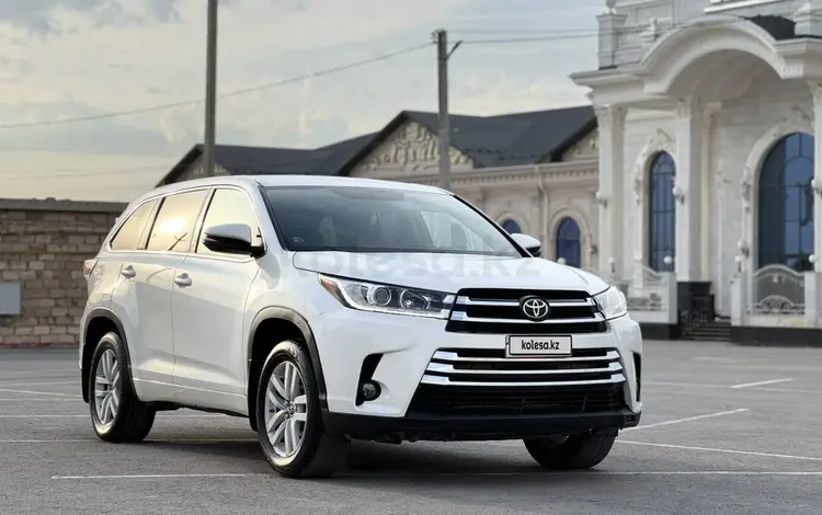 Toyota Highlander 2017 года за 10 600 000 тг. в Жанаозен