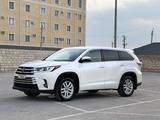 Toyota Highlander 2017 года за 11 200 000 тг. в Жанаозен – фото 4