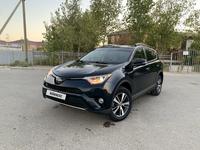 Toyota RAV4 2018 года за 14 000 000 тг. в Актау