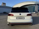 Volkswagen Touareg 2022 года за 29 500 000 тг. в Астана – фото 4