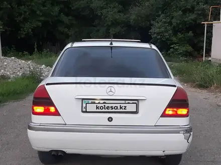 Mercedes-Benz C 180 1993 года за 1 600 000 тг. в Талдыкорган – фото 4