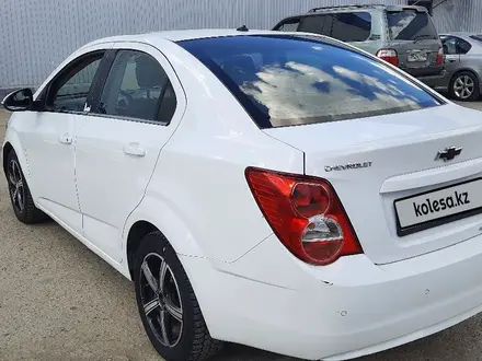 Chevrolet Aveo 2014 года за 2 600 000 тг. в Актобе – фото 6