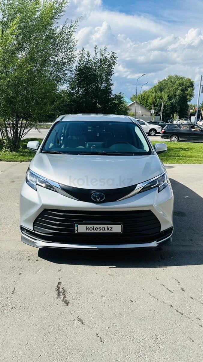 Toyota Sienna 2022 г.