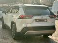 Toyota RAV4 2022 года за 16 599 000 тг. в Алматы – фото 4