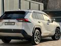 Toyota RAV4 2022 года за 16 599 000 тг. в Алматы – фото 3