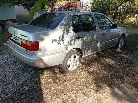 Volkswagen Vento 1993 года за 1 500 000 тг. в Шымкент – фото 2