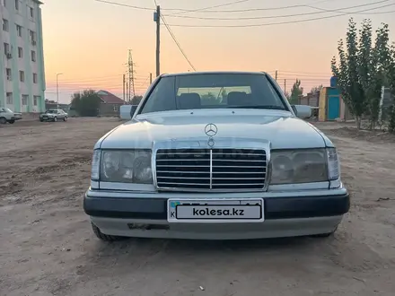 Mercedes-Benz E 200 1993 года за 1 399 000 тг. в Кызылорда – фото 2