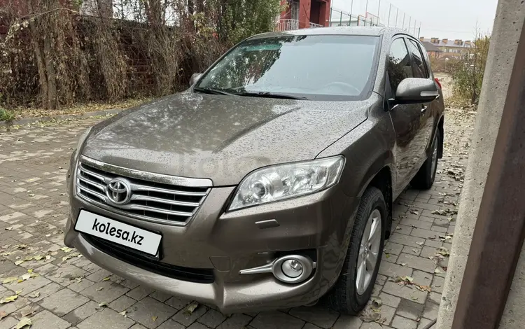 Toyota RAV4 2011 годаfor6 800 000 тг. в Актобе