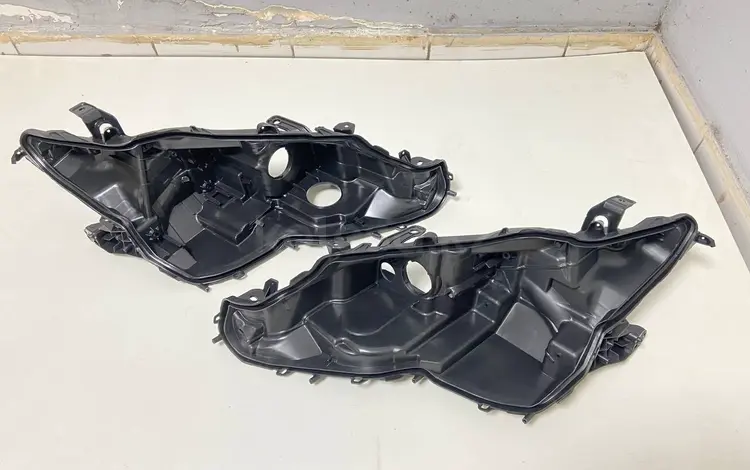 Корпус фары на Toyota Camry 70 за 1 000 тг. в Алматы