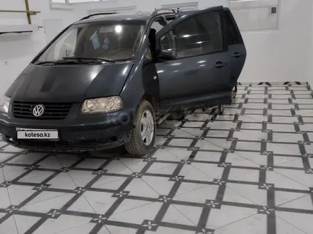 Volkswagen Sharan 2002 года за 3 200 000 тг. в Атырау – фото 4