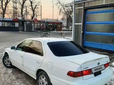 Toyota Camry 2000 года за 3 200 000 тг. в Алматы – фото 5