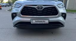 Toyota Highlander 2022 года за 22 700 000 тг. в Алматы – фото 4