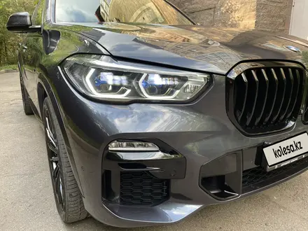 BMW X5 2018 года за 38 000 000 тг. в Алматы – фото 13