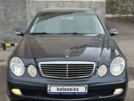 Mercedes-Benz E 240 2003 года за 4 780 000 тг. в Караганда