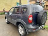 Chevrolet Niva 2009 года за 2 380 000 тг. в Уральск – фото 2