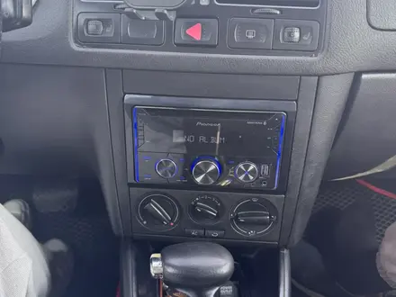 Volkswagen Jetta 2004 года за 2 000 000 тг. в Алматы – фото 14