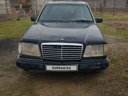 Mercedes-Benz E 260 1990 года за 500 000 тг. в Кордай