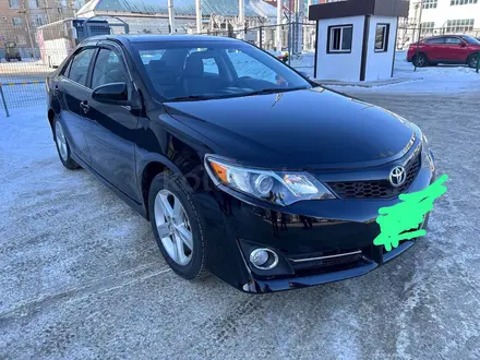 Toyota Camry 2014 года за 9 200 000 тг. в Актобе