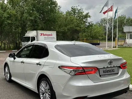 Toyota Camry 2019 года за 12 500 000 тг. в Алматы – фото 8